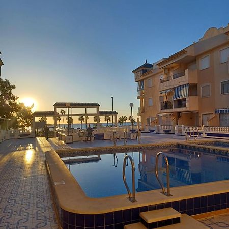 Playa De Los Naufragos Cozy Apartment With Pool تورّيفيِخا المظهر الخارجي الصورة