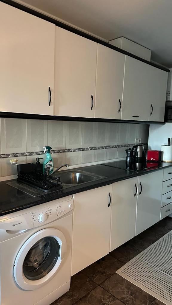 Playa De Los Naufragos Cozy Apartment With Pool تورّيفيِخا المظهر الخارجي الصورة
