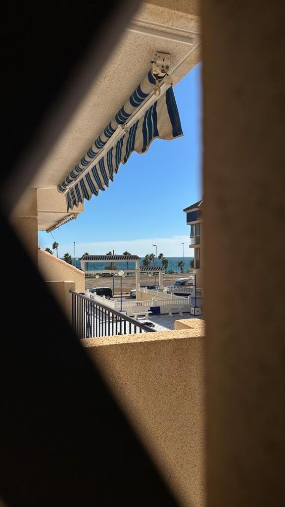 Playa De Los Naufragos Cozy Apartment With Pool تورّيفيِخا المظهر الخارجي الصورة