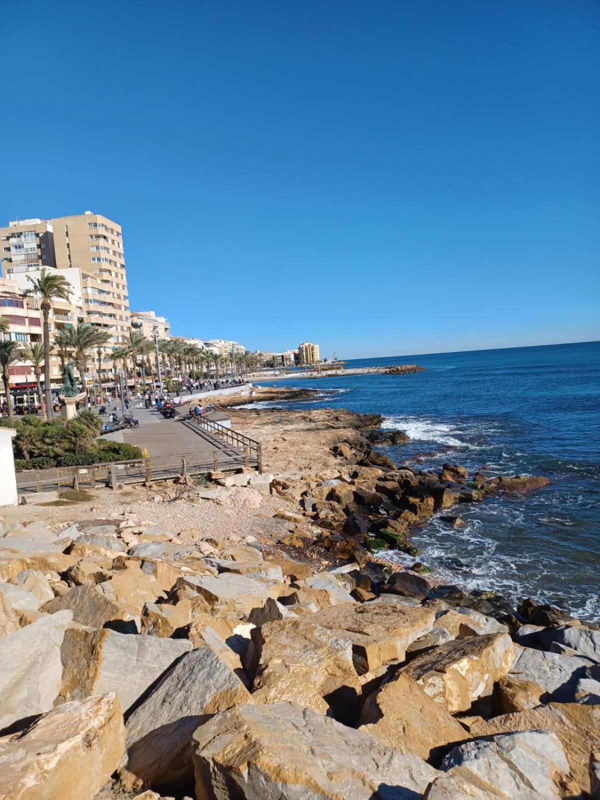 Playa De Los Naufragos Cozy Apartment With Pool تورّيفيِخا المظهر الخارجي الصورة
